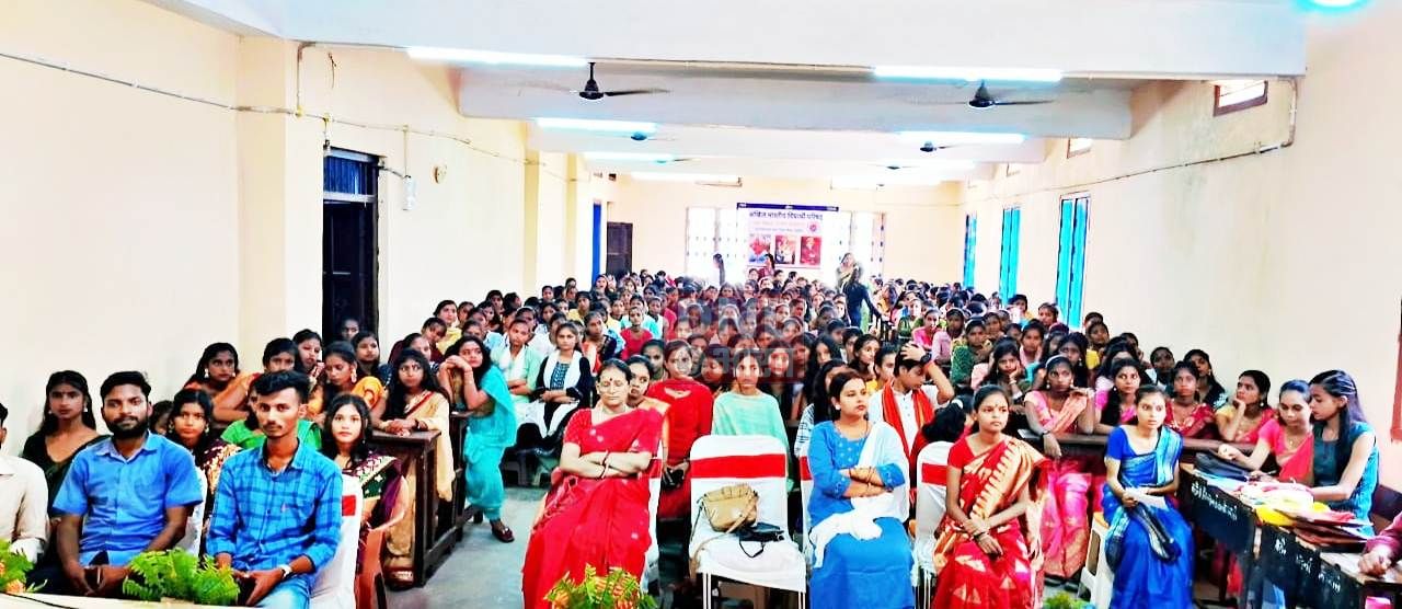 राष्ट्रीय एवं देश की पहचान को उत्कृष्ट स्थान पर ले जाने के लिए संकल्पित है देश की आज की नारी :- डॉ पूनम सिंह 4