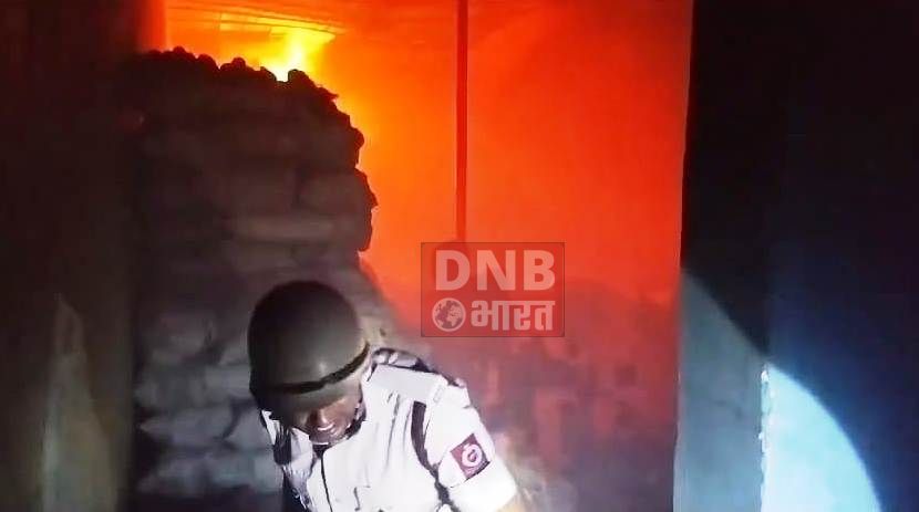 नालंदा: मूंगफली और नारियल के गोदाम में लगी भीषण आग, आगलगी में 45 लाख का नारियल और मूंगफली जलकर हुआ राख 3