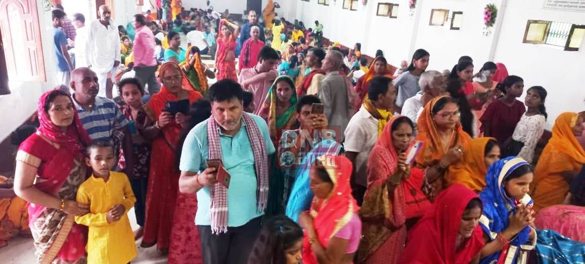 बछवाड़ा के गीताधाम फतेहा में गुरु पूर्णिमा के अवसर पर सदगुरुदेव बाबा भंडारी की पूजा-अर्चना के बाद शिष्यों के बीच दीक्षा कार्यकर्म का किया गया आयोजन 4