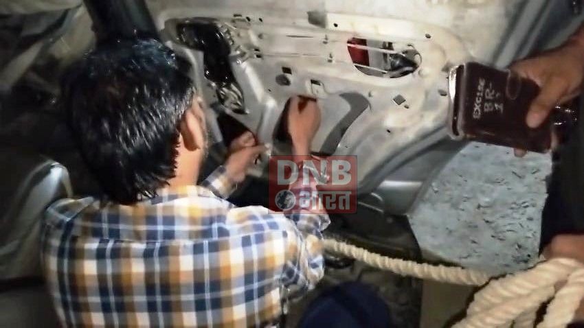 समस्तीपुर: कार के हर पार्ट से निकली तस्करी के शराब, उत्पाद विभाग ने करवाई कर एक तस्कर को किया गिरफ्तार 2