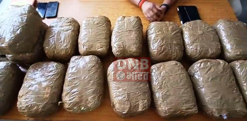 कैमूर: पुलिस की बड़ी कार्यवाई 4 लाख के गांजा के साथ दो तस्कर को किया गिरफ्तार 2