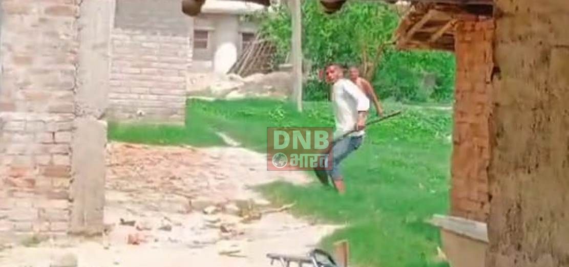 बेगूसराय में जमीनी विवाद में दबंग व्यक्ति ने एक युवक की घर में घुसकर किया जमकर पिटाई, सदर अस्पताल में भर्ती 2