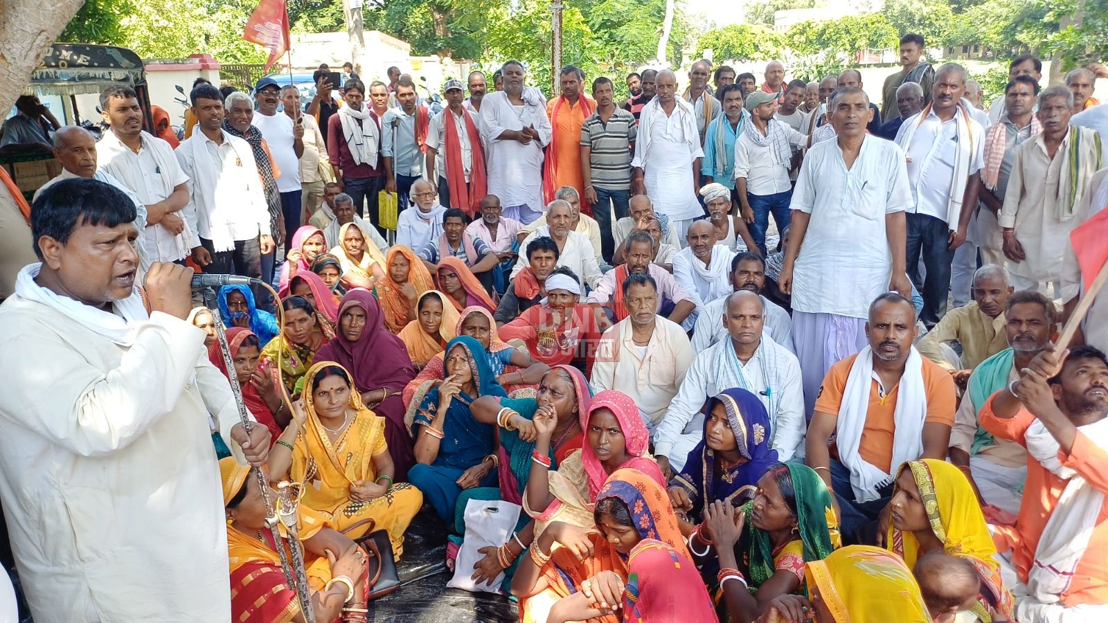 सीपीआई कार्यकर्ताओं ने विभिन्न जन समस्याओं की मांग को लेकर बछवाड़ा प्रखंड कार्यालय पर  किया एक दिवसीय धरना प्रदर्शन 4