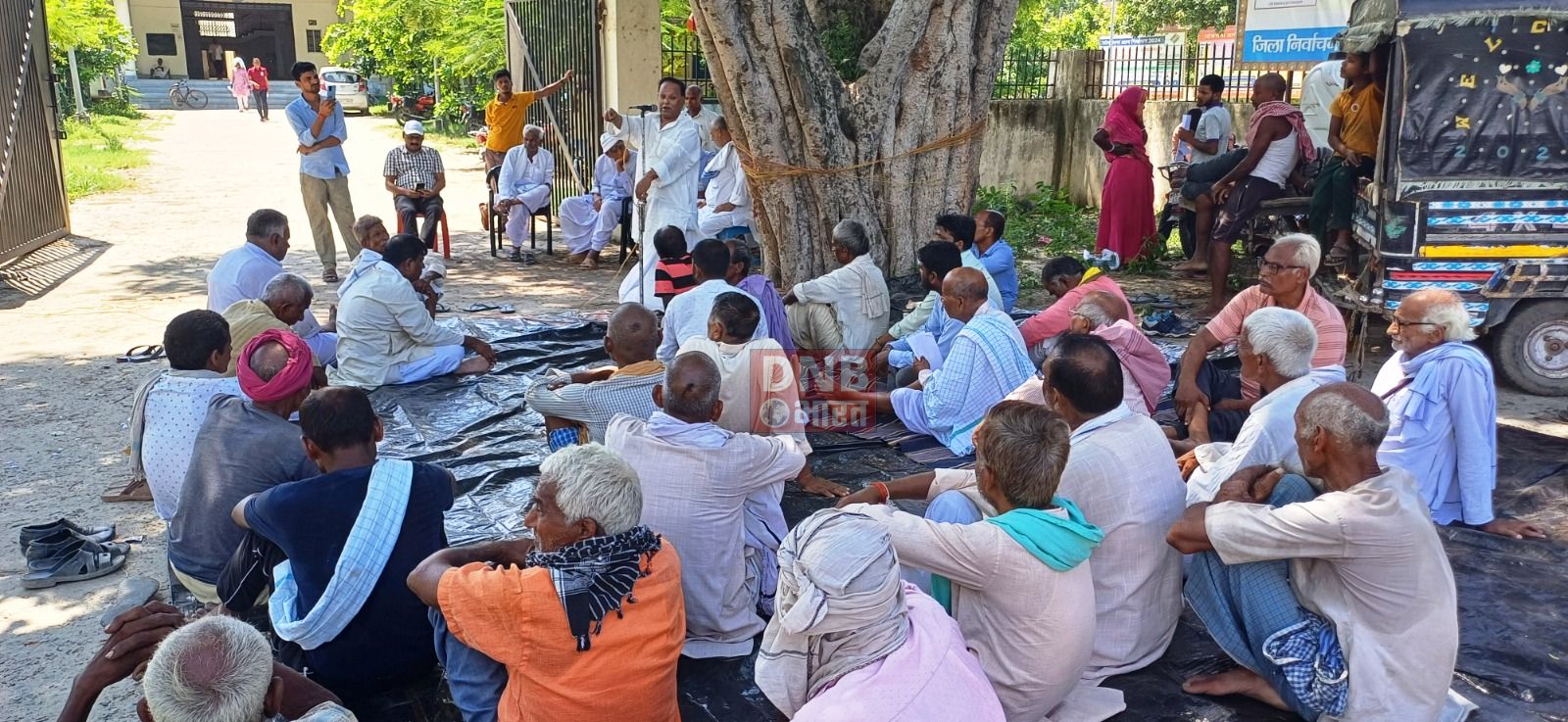 सीपीआई कार्यकर्ताओं ने विभिन्न जन समस्याओं की मांग को लेकर बछवाड़ा प्रखंड कार्यालय पर  किया एक दिवसीय धरना प्रदर्शन 3