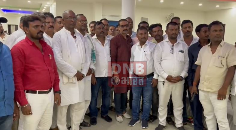 मुखिया की योजना में कटौती और सरकार के द्वारा योजनाओं के टेंडर कराने के विरोध में मुखिया संध की बैठक आयोजित 3