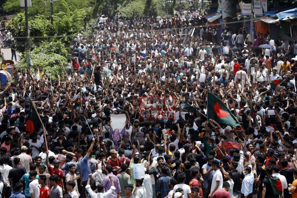 बांग्लादेश में फंसे बिहार मूल के 500 लोगों की घर वापसी, भारतीय उच्चायुक्त प्रणय वर्मा ने निभाई अहम भूमिका 3