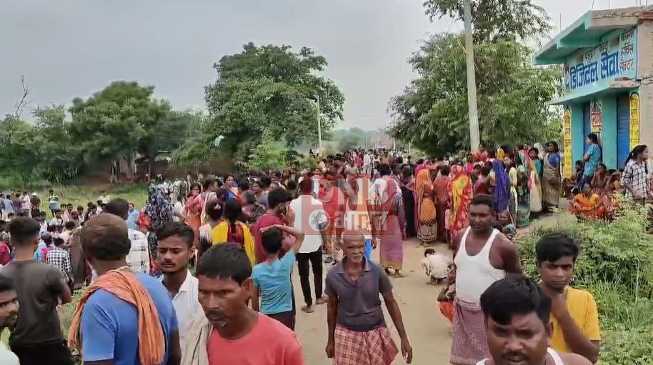 नालंदा: बेख़ौफ़ बदमाशों ने ग्रामीण चिकित्सक की लाठी डंडे व ईंट पत्थर से पीट पीटकर किया हत्या, घर से 100 मीटर दूरी पर फेंका मिला शव 2