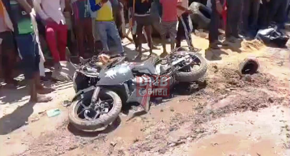 बेगूसराय में हाईवा ट्रक ने मोटरसाइकिल में मारी जबरदस्त ठोकर, ठोकर में मोटरसाइकिल सवार पति पत्नी की दर्दनाक मौत, मौत के बाद इलाके में मचा हड़कंप 2