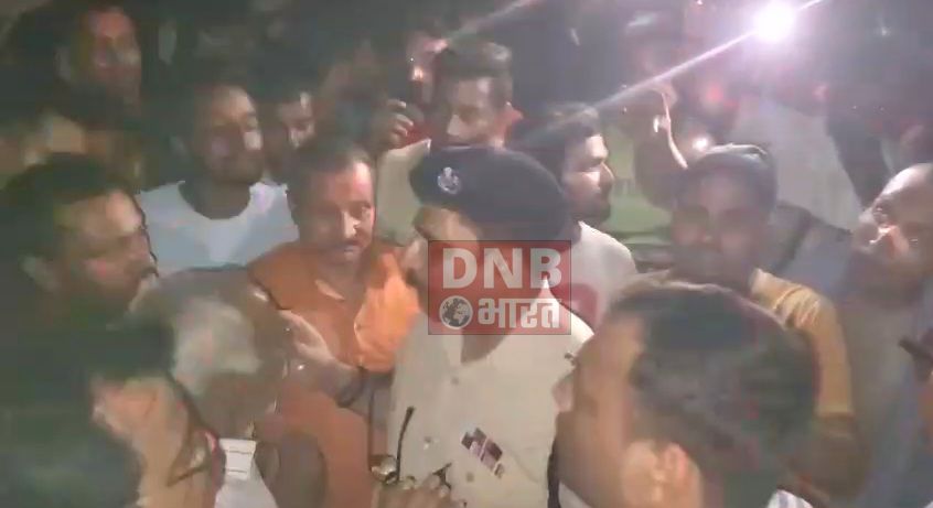 समस्तीपुर: निर्माणाधीन फ़ॉर लाइन सड़क किनारे एक युवक का शव लावारिस हालत में बरामद, मृतक के परिजनों ने जहर खिलाकर हत्या की जताई आशंका 4