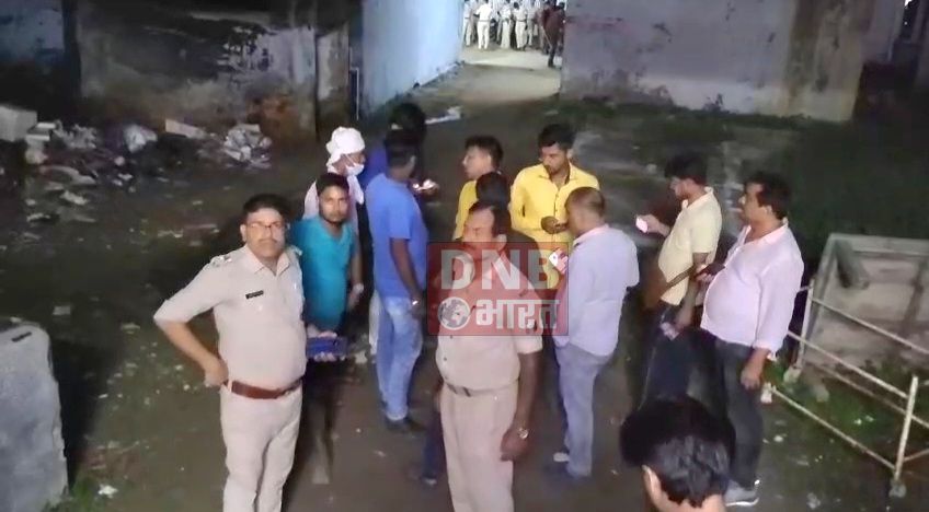 समस्तीपुर: निर्माणाधीन फ़ॉर लाइन सड़क किनारे एक युवक का शव लावारिस हालत में बरामद, मृतक के परिजनों ने जहर खिलाकर हत्या की जताई आशंका 3