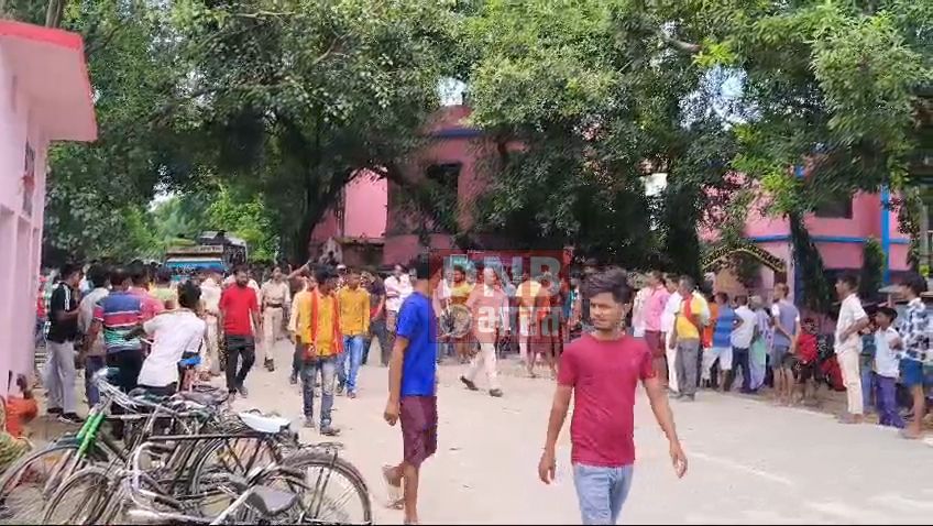 जन्माष्टमी का मेला देखने निकले युवक की पीट-पीट कर हत्या, विरोध में समस्तीपुर - दरभंगा सड़क जाम 4