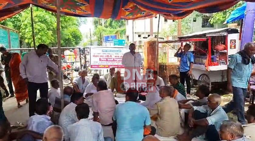 बेगूसराय गृह रक्षा वाहिनी स्वयंसेवकों ने अपनी 21सुत्री मांगो को लेकर दिया एक दिवसीय धरना, सरकार के खिलाफ आन्दोलन की दी चेतावनी 2