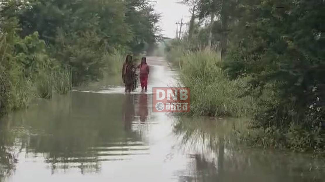 गंगा नदी के जलस्तर में लगातार हो रही बढ़ोतरी को लेकर घर में घुसा पानी, जिला प्रशासन से लगाई गुहार 2