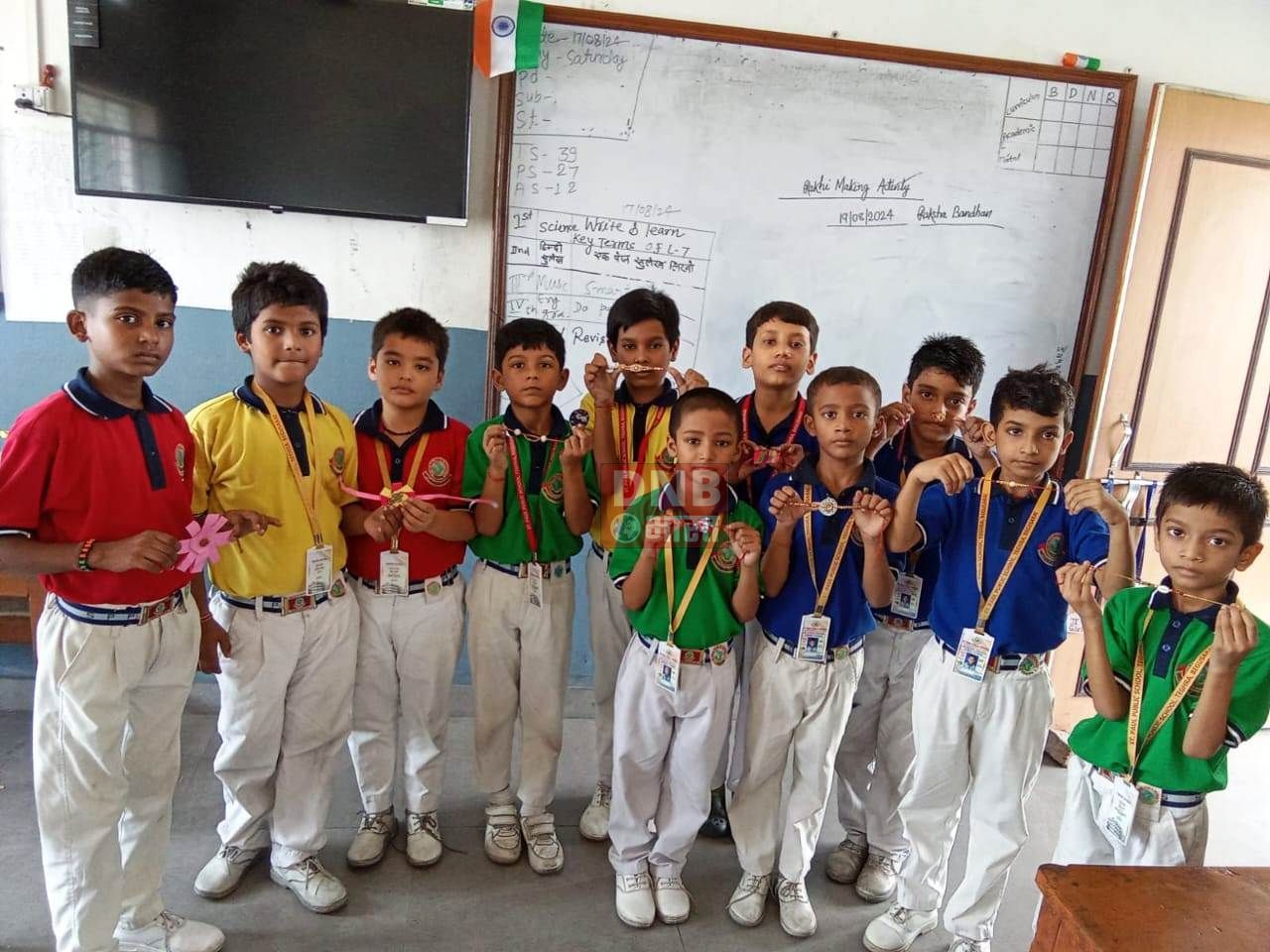 संत पॉल पब्लिक स्कूल के छात्र-छात्राओं ने प्रदर्शित की रचनात्मक प्रतिभा : राखी मेकिंग प्रतियोगिता एवं थाली डेकोरेशन 3