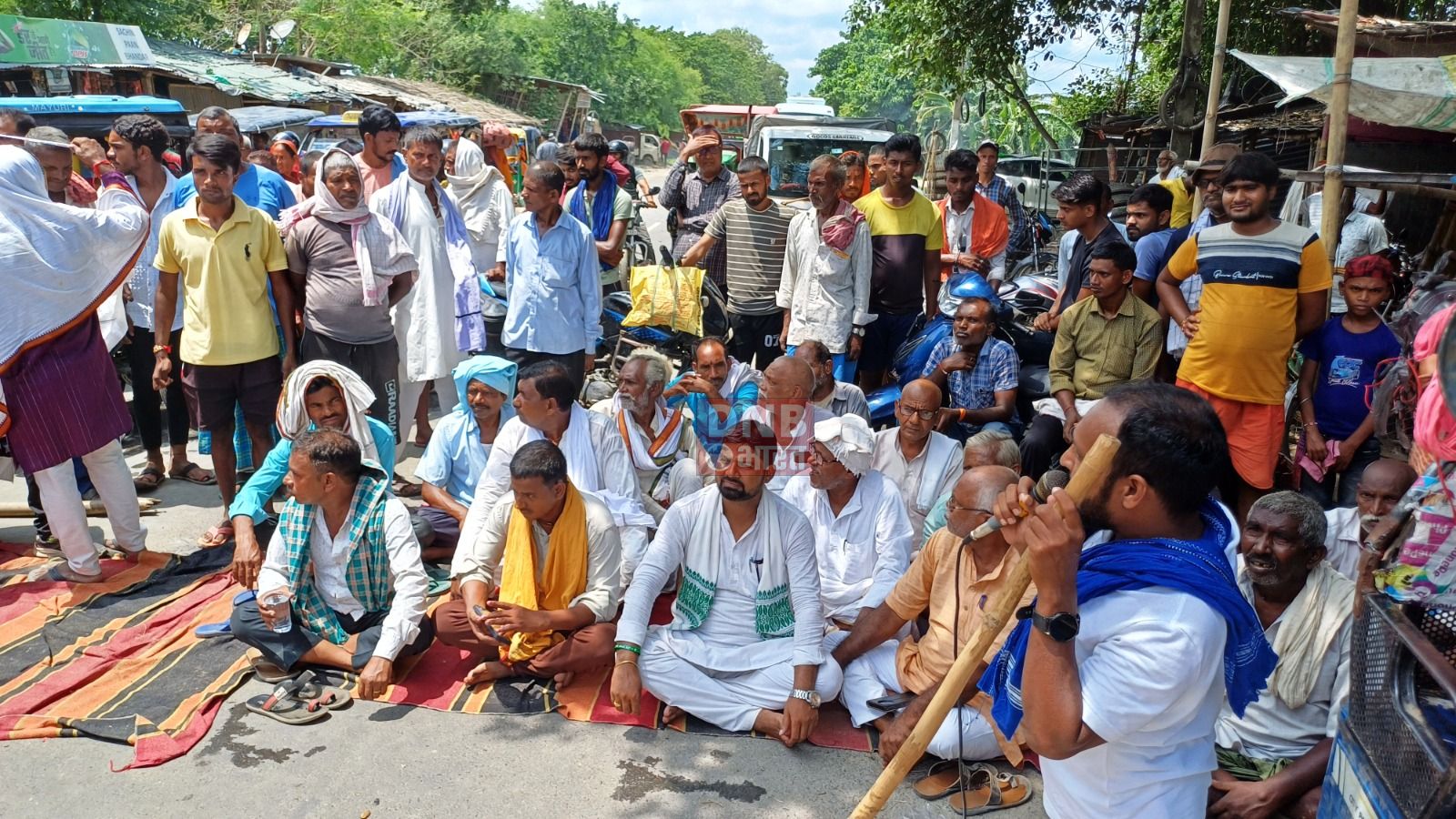 एससी/एसटी आरक्षण के विरोध में कार्यकर्ताओ ने बछवाड़ा में चार घंटे एचएच 28 सड़क को किया जाम 3