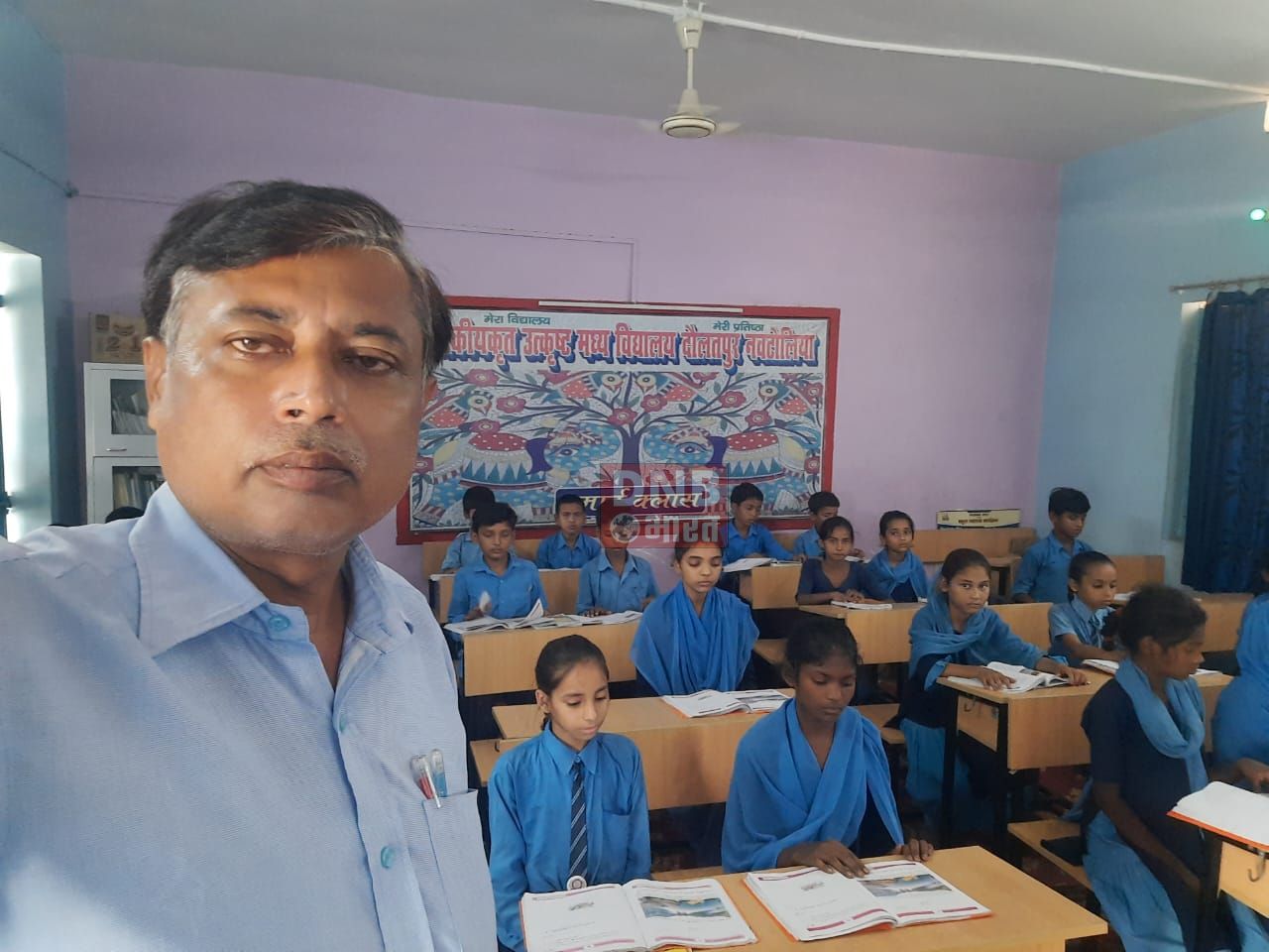 गांव के बच्चे नहीं आते थे स्कूल, ग्रामीणों को किया जागरूक तो शत-प्रतिशत बच्चे आने लगे स्कूल 4