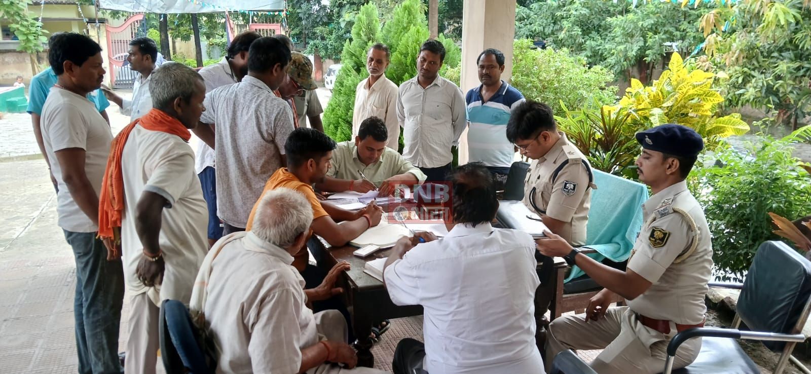 भगवानपुर थाना परिसर के जनता दरबार मे भूमि सम्बन्धी विवाद के पांच मामले में एक मामले का हुआ निष्पादन 2