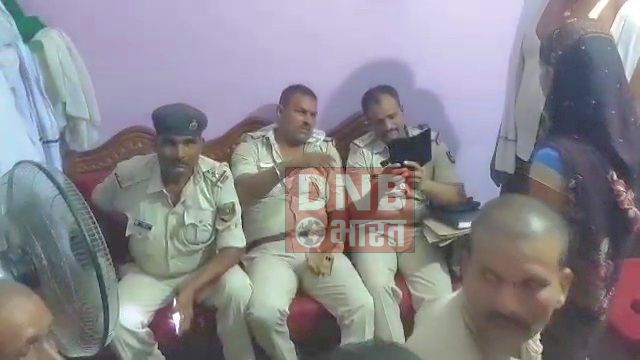 बेगूसराय में विवाद के तीन दिन बाद पुलिस को नही पहुंचने पर आक्रोशित ग्रामीणों ने पुलिस पर लापरवाही का आरोप लगाकर जमकर बवाल काटा तथा हो हंगामा किया 5