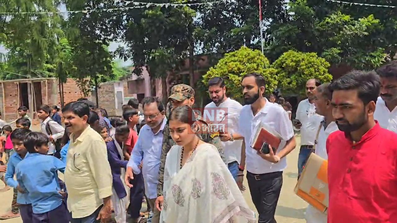 समस्तीपुर सांसद शाम्भवी चौधरी मध्य विद्यालय खतूआहा का किया औचक निरीक्षण, संस्कृत शिक्षक के अभाव पर जताई नाराजगी 2