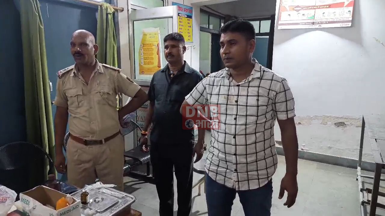 शराब की सूचना पर छापेमारी करने गई पुलिस की टीम पर नशेड़ियों और ग्रामीणों ने किया हमला, एसआई समेत चार पुलिसकर्मी जख्मी 3