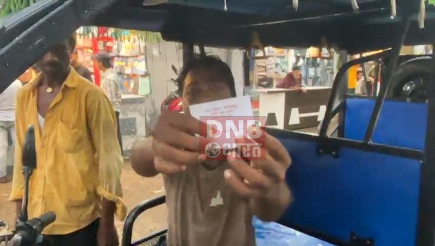 समस्तीपुर: कर्पूरी बस पड़ाव में ऑटो और टोटो चालको से दबंगो द्वारा की जा रही है अवैध वसूली,राशि नही देने पर करते है मारपीट, ऑटो रिक्शा चालक परेशान 4