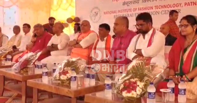 अगर नरेंद्र मोदी प्रधानमंत्री नहीं होते राहुल सत्ता में होते तो कश्मीर से 370 धारा नहीं हटती, बल्कि कश्मीर को राहुल गांधी पाकिस्तान में मिलाकर दम लेते - गिरिराज सिंह 2