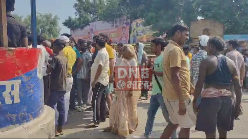 समस्तीपुर: कबाड़ व्यवसायी सह प्रॉपर्टी डीलर की हत्या के विरोध में सड़क जाम और आगजनी 2