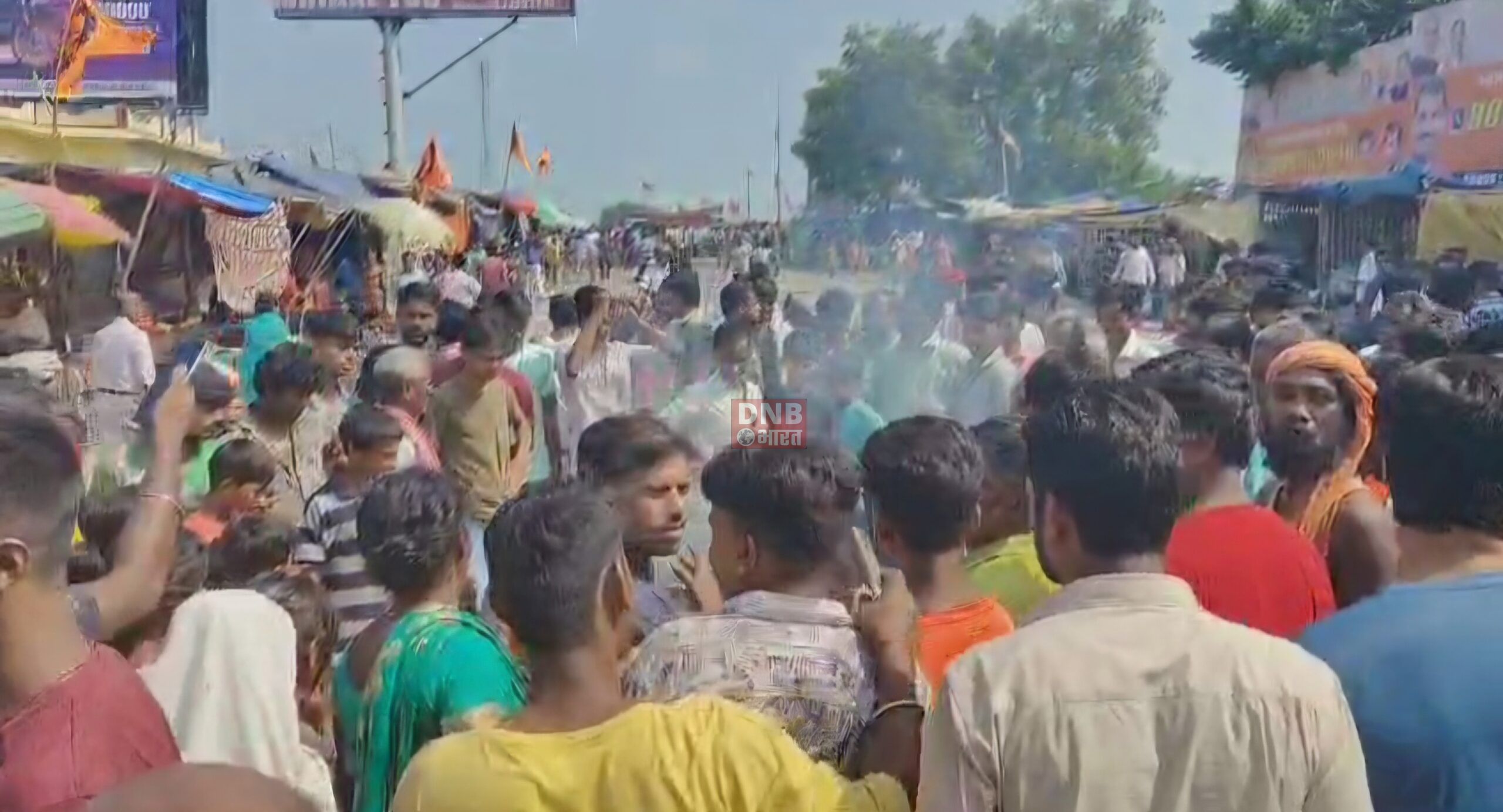 समस्तीपुर: कबाड़ व्यवसायी सह प्रॉपर्टी डीलर की हत्या के विरोध में सड़क जाम और आगजनी 5