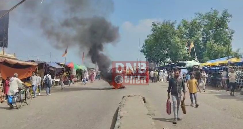 समस्तीपुर: कबाड़ व्यवसायी सह प्रॉपर्टी डीलर की हत्या के विरोध में सड़क जाम और आगजनी 3