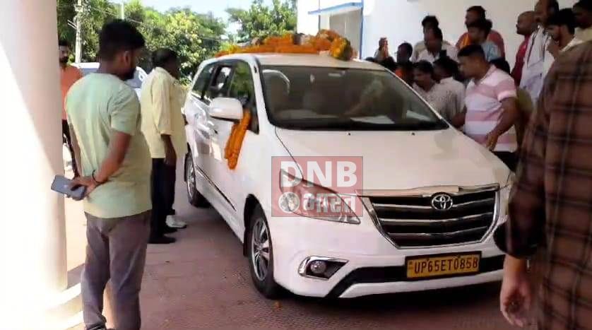 लालू यादव के राज में तो अपराधी गन दिखाकर लोगों को लूटते थे लेकिन नीतीश सरकार के राज में अधिकारी कलम लगाकर जनता को लूट रहे हैं - प्रशांत किशोर 3