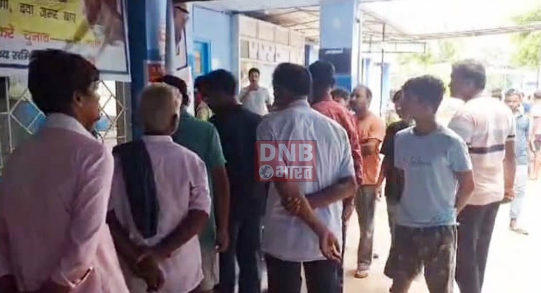 बेगूसराय में भीषण सड़क हादसे में एक सोना कारोबारी की मौत, एक अन्य सवार बुरी तरह से घायल, सदर अस्पताल में भर्ती 3