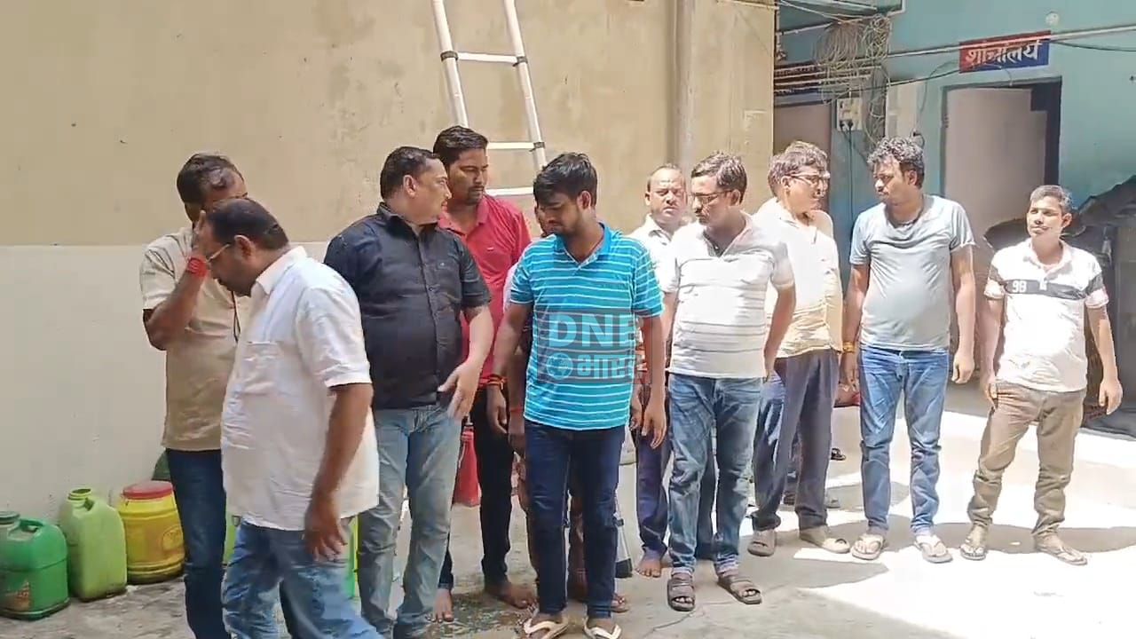 मुख्यमंत्री के गृह जिला से पुलिस ने 14 जुआरी व दो लाख अठासी हजार रुपये समेत 28 कार्टुन विदेशी शराब किया बरामद 2