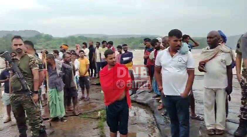 करकटगढ़ जलप्रपात पर पिकनिक मनाने गए 11 सैलानी फंसे, अचानक बढ़ा पानी का जलस्तर 4