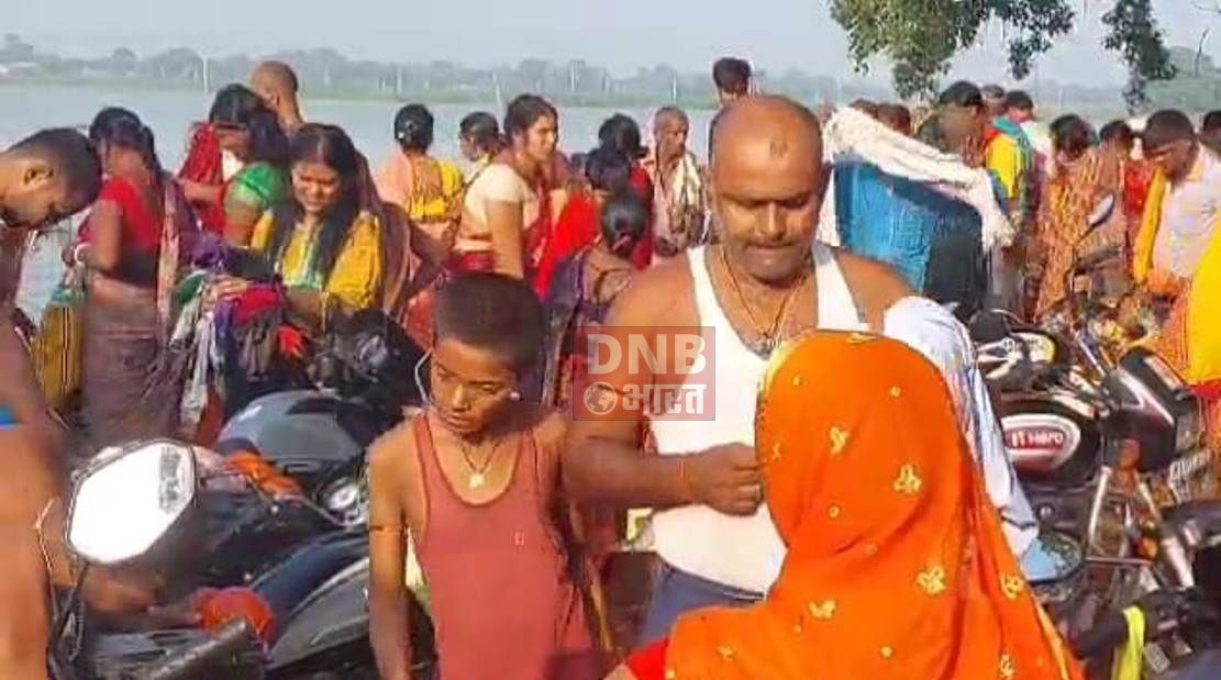 पुर्णिमा के अवसर पर गंगा स्नान को लेकर लगी श्रद्धालुओं की भीड़ 3