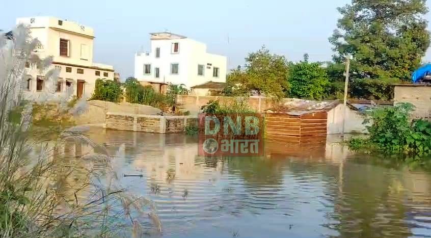 बेगूसराय में गंगा के जलस्तर में हुई अप्रत्याशित वृद्धि से बलिया के दियारा और मटिहानी इलाके में बाढ़ का संकट गहराया 3