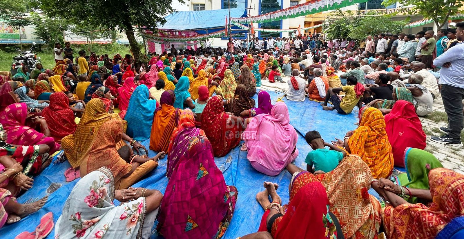 चमथा दियारे के पांच पंचायत को बाढ़ क्षेत्र समेत चालीस सूत्री मांगो को लेकर कांग्रेस कार्यकर्ताओ का एक दिवसीय धरना प्रदर्शन 4