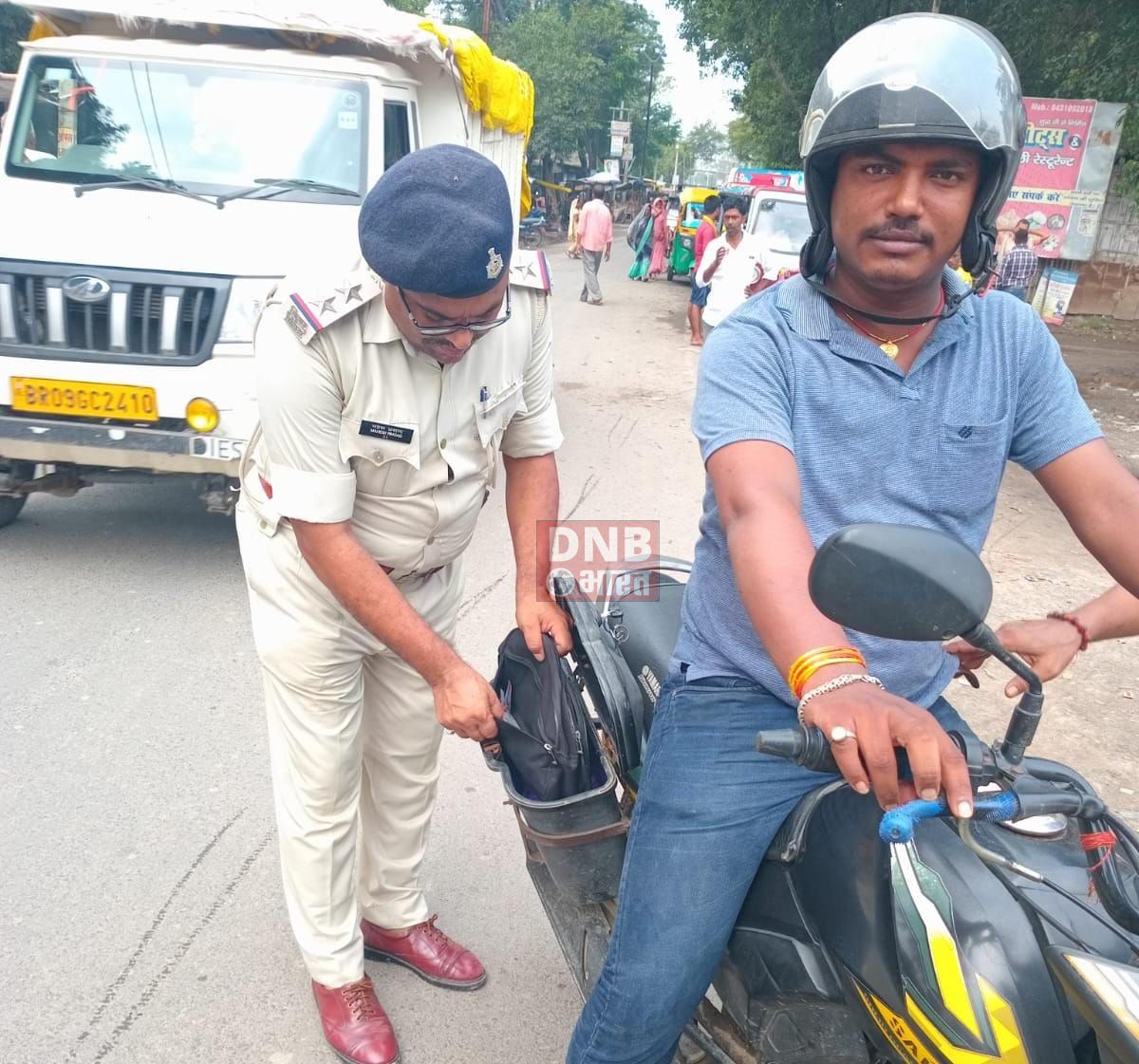 भगवानपुर थाना क्षेत्र में पुलिस ने चलाया संघन बाइक चेकिंग अभियान, चालक में मचा रहा  हड़कंप 2