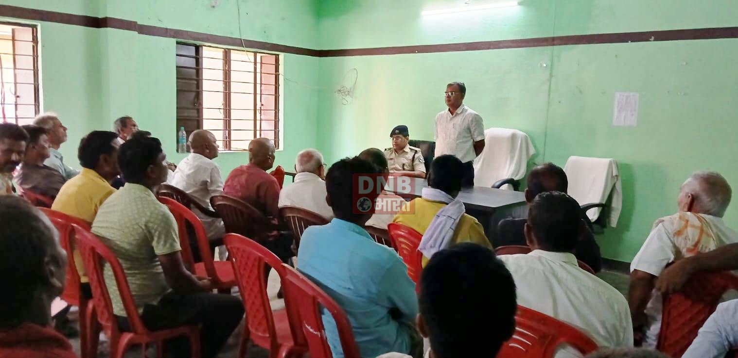भगवानपुर प्रखंड मुख्यालय के मनरेगा भवन में दुर्गापूजा क़ो लेंकर शांति समिति की बैठक आयोजित 3