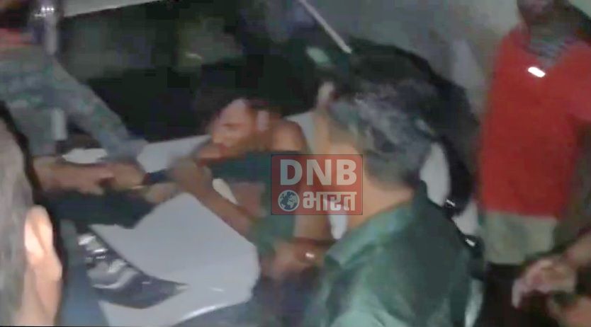 बेगूसराय में मोबाइल चोरी के आरोप में एक युवक को लोगो ने किया बेरहमी से पिटाई, 2
