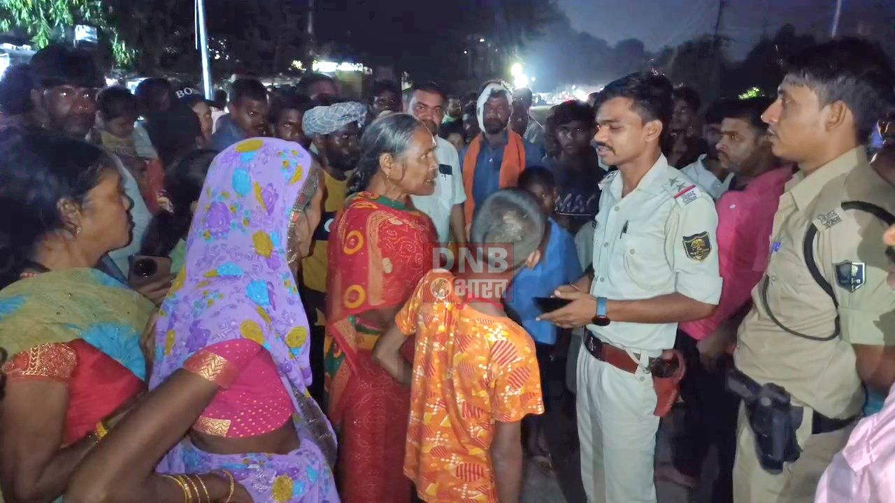 नालंदा: पुलिसिया पिटाई के विरोध में ग्रामीणों ने सड़क पर उतरकर किया हंगामा, समझौता के दौरान थाना परिसर में पुलिसकर्मियों पर है पिटाई करने का आरोप 3