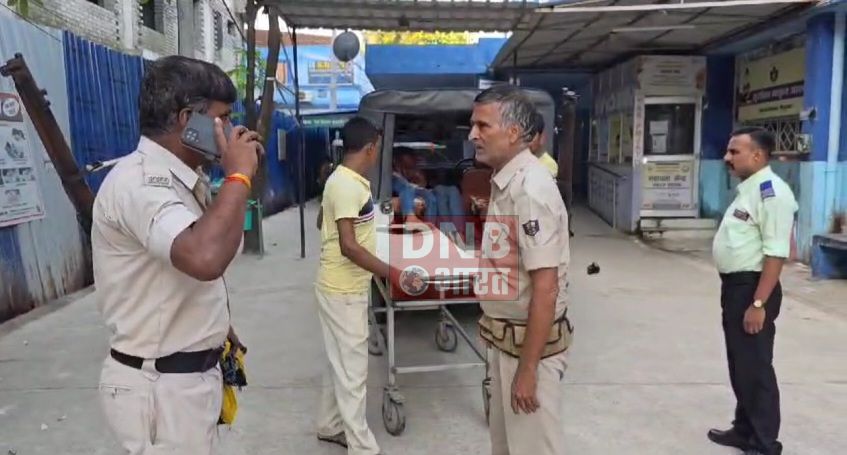 बेगूसराय में तेज रफ्तार सीएनजी ऑटो ने खड़ी ट्रक में मारी जोरदार ठोकर,ऑटो पर सवार आधा दर्जन लोग गंभीर रूप से घायल 3