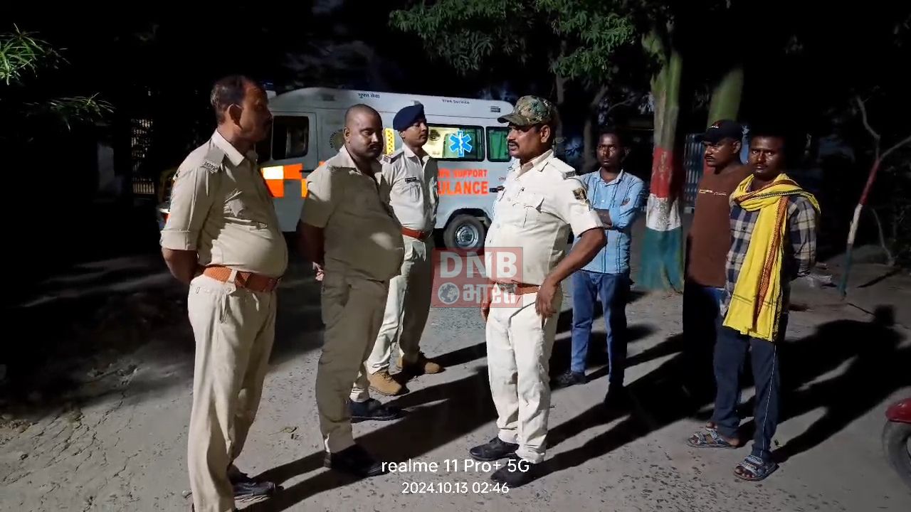 दो मोटरसाइकिल के बीच हुई जोरदार टक्कर, मोटरसाइकिल के उड़े परखच्चे, चार की मौके पर हुई मौत, दो की हालत नाजुक 2