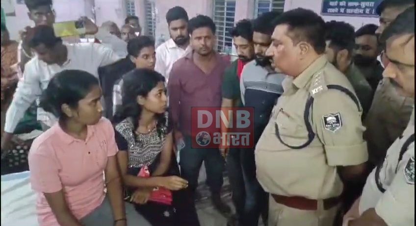 बेगूसराय के एमआर जेडी कॉलेज के शिक्षकों के द्वारा पिटाई से घायल छात्रों से मिलने अस्पताल पहुंचे डीएसपी, बोले दोषी व्यक्ति पर होगी करवाई 4
