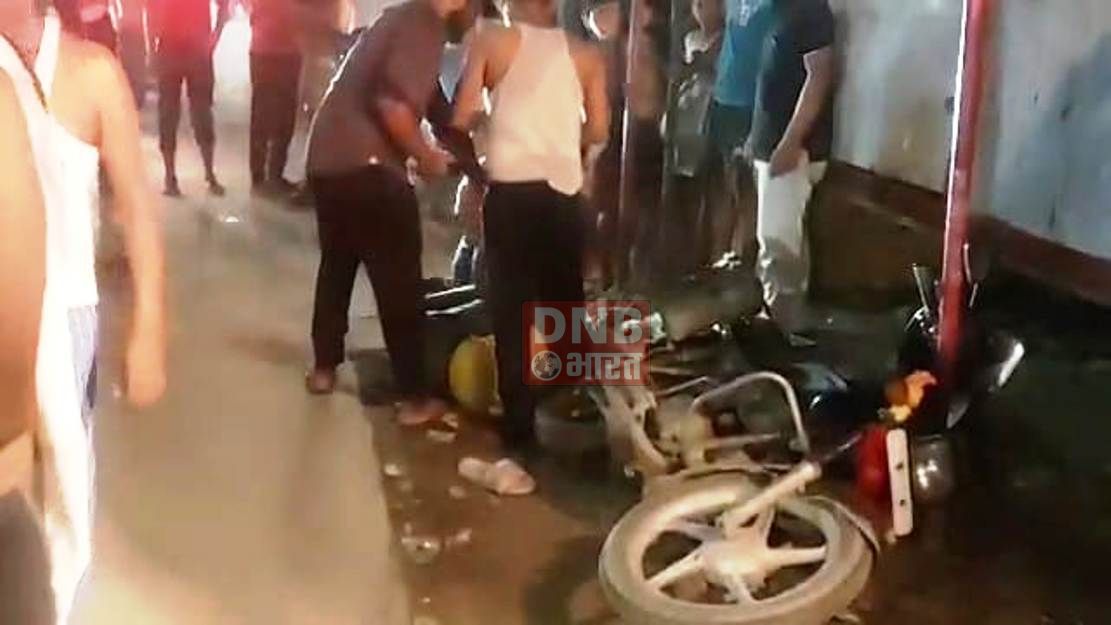 बेगूसराय के बछवाड़ा में आपसी विवाद में दो पक्ष आपस में भीर गए, सड़क पर ही खूब बरसाए एक दुसरे पर लात घुसे 3
