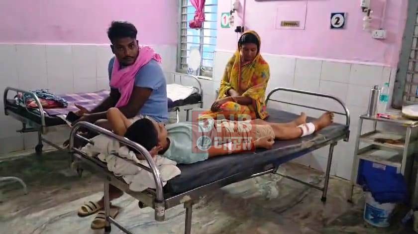 बेगूसराय में बेखौफ अपराधियों ने घर पर चढ़कर ताबड़तोड़ फायरिंग करते हुए एक नाबालिक युवक को गोली मारकर किया गंभीर रूप से घायल, सदर अस्पताल में भर्ती 3