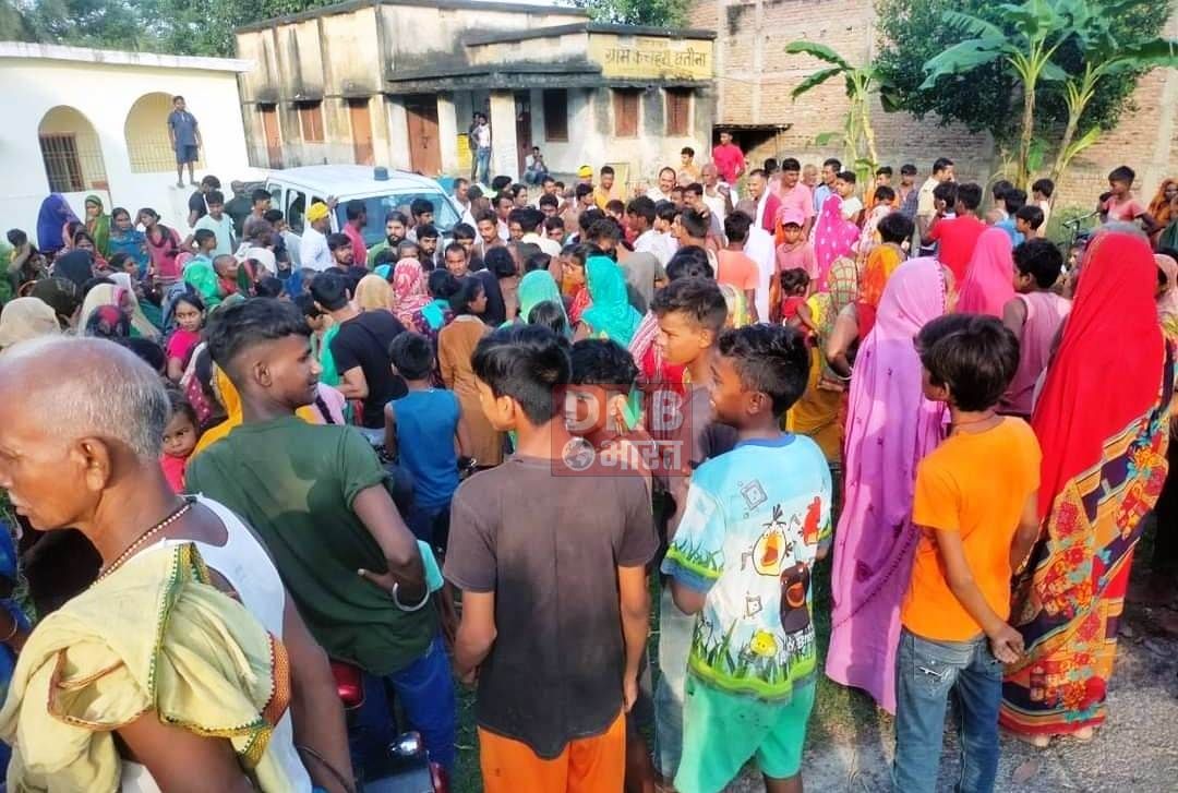 समस्तीपुर: आंगनबाड़ी केंद्र पर टिका पड़ने के दौरान मासूम की मौत, परिजनों ने एएनएम और आंगनबाड़ी सेविका को बंधक बनाकर किया जमकर हंगामा 2