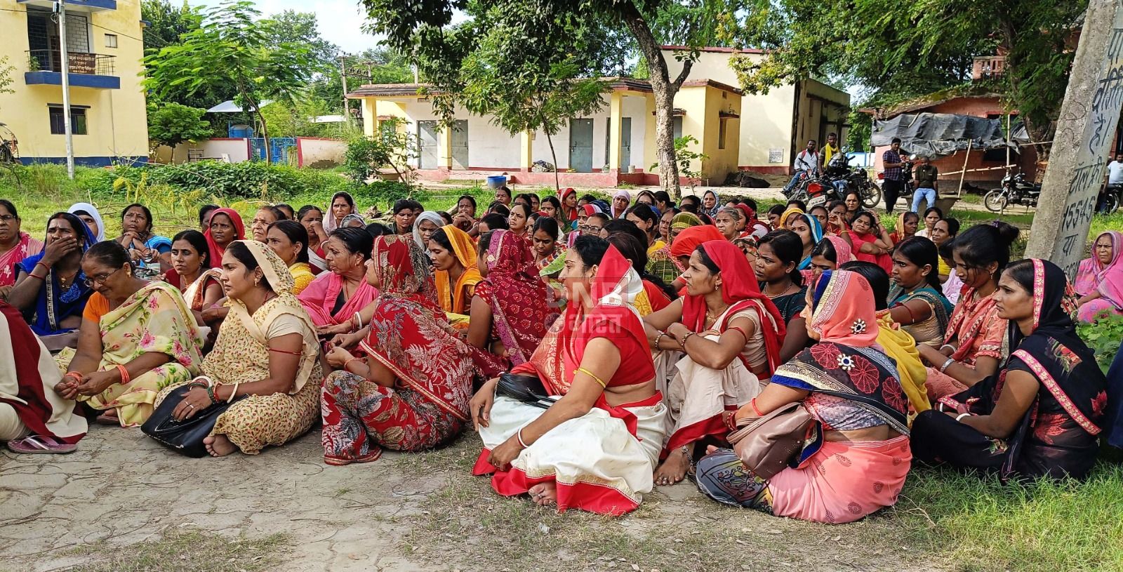 बछवाड़ा में आंगनवाड़ी सेविका और सहायिका ने टीएचआर वितरण को लेकर विभाग के खिलाफ किया बैठक आयोजित 2