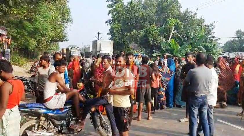 बेगूसराय में ट्रैक्टर की चपेट में आने से एक किशोर की मौत, आक्रोशित लोगो ने मुआवजे की मांग को लेकर एन एच 28 को किया जाम 2