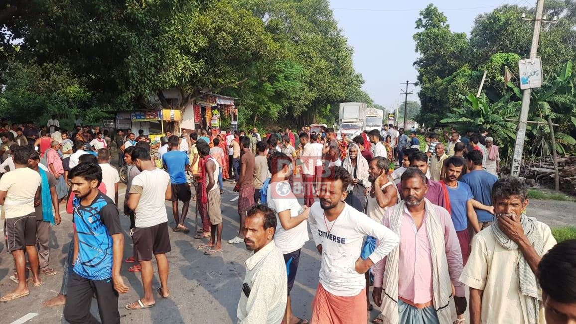 बेगूसराय में ट्रैक्टर की चपेट में आने से एक किशोर की मौत, आक्रोशित लोगो ने मुआवजे की मांग को लेकर एन एच 28 को किया जाम 3