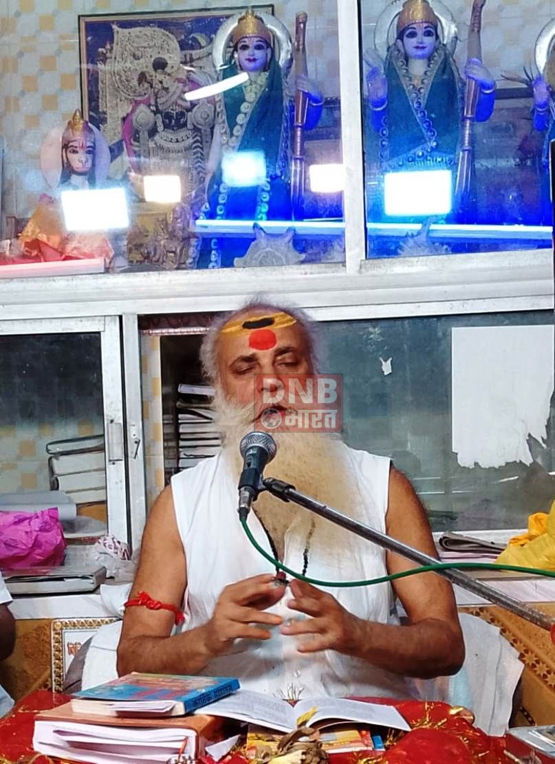 एडीएम राजेश कुमार के नेतृत्व में राम घाट और परिक्रमा पथ का जायजा सर्वमंगला सिद्धाश्रम के पदाधिकारियों के साथ लिया गया 3
